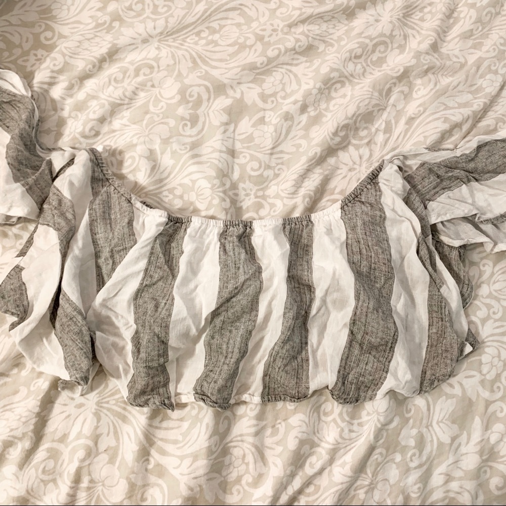 lulu’s off the shoulder flowy striped top 🦋✨